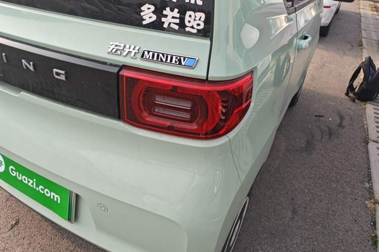 Used Wuling Hongguang MINIEV 2021 Macaron Sandwich Model 170 km Lithium Iron Phosphate
