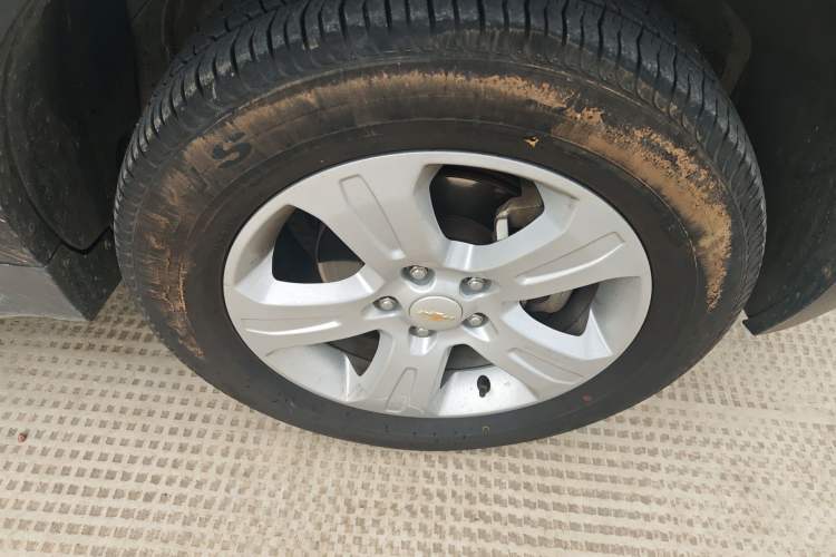 Used Chevrolet Captiva 2017 2.4L Two-Wheel Drive Luxury Edition 7 Seats Right Front Wheel Hub