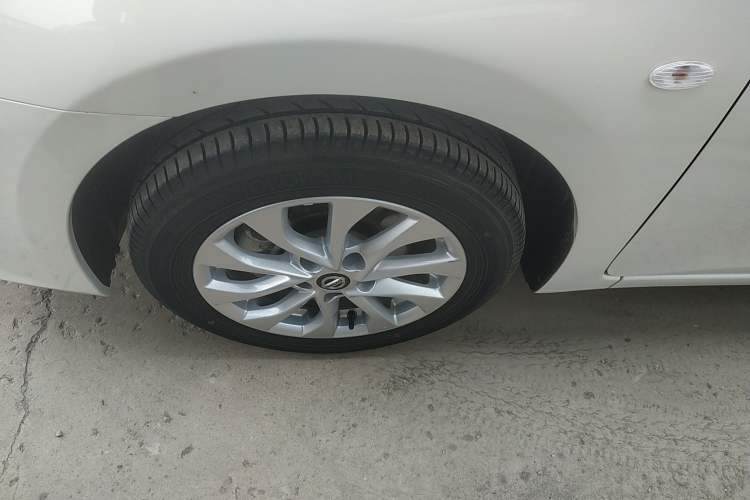 Used Nissan Sylphy 2024 Restyled Version 2 Classic 1.6XE CVT Comfort Edition Left Front Wheel Hub