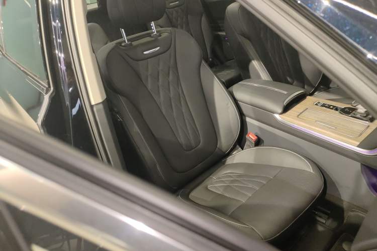 Used Hongqi HS7 2023 2.0T Automatic All-Wheel Drive Flagship Edition Six Seats