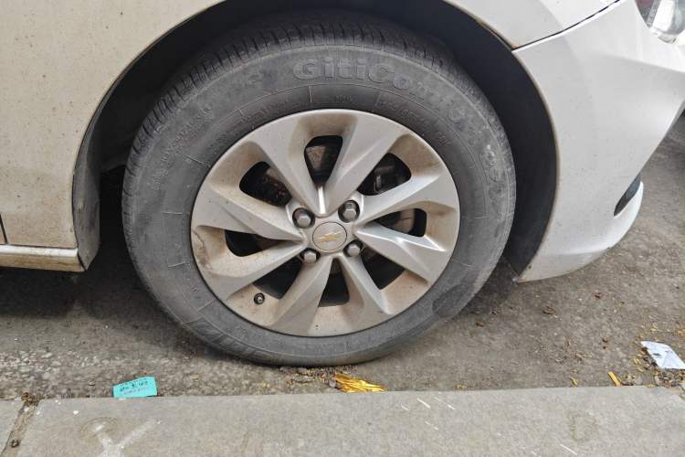 Used Chevrolet Cavalier 2021 325T Automatic Enjoyment Edition Right Front Wheel Hub