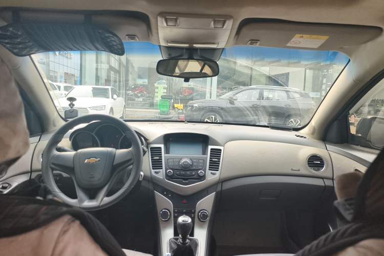 Used Chevrolet Cruze 2014 1.6L SL Millionth Anniversary Edition MT Headliner