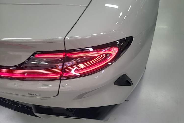 Used Xiaomi Auto SU7 2024 Rear-Drive Long-Range Intelligent Driving Version