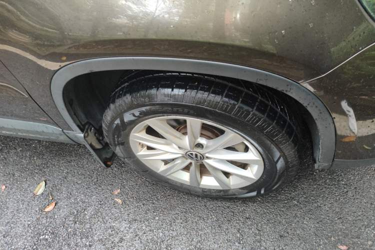 Used Volkswagen Tiguan 2016 280TSI Automatic Two-Wheel-Drive Silk Road Style Edition Right Front Wheel Hub