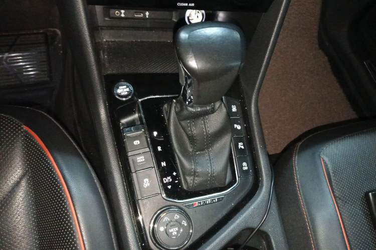 Used Volkswagen Tiguan L 2017 380TSI Automatic All-Wheel Drive Supreme Flagship Edition Gear Lever