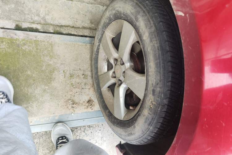 Used Chevrolet Cruze 2014 1.6L SL Millionth Anniversary Edition MT Right Front Wheel Hub