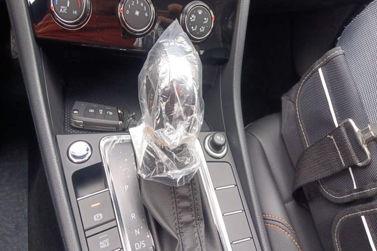 Used Volkswagen Bora 2026 200TSI DSG Yuexing Navigation Edition Gear Lever