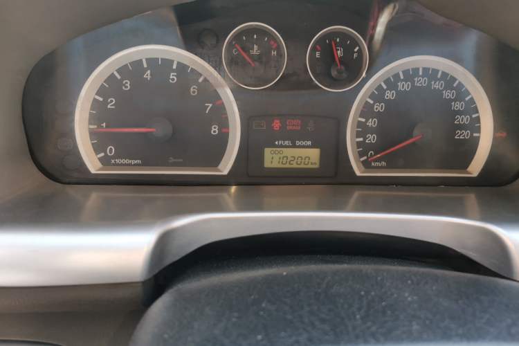 Used Huatai Santa Fe Classic 2011 2.0L Gasoline Manual Two-Wheel Drive Comfort Version
