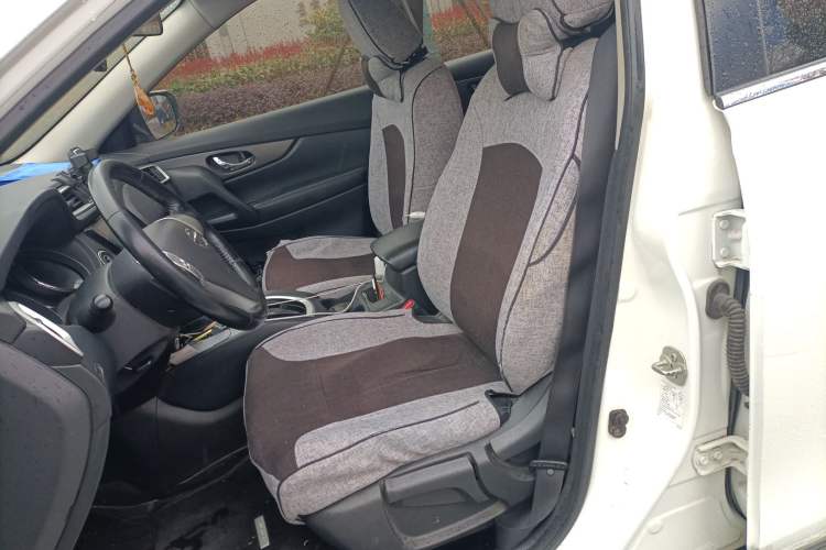 Used Nissan X-Trail 2015 2.0L CVT Comfort MAX Edition 2WD Left Front Seat