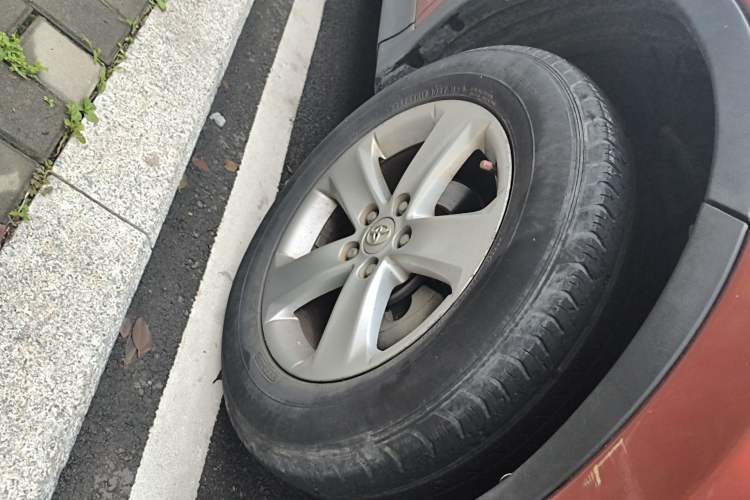 Used Toyota RAV4 2013 2.0L CVT Four-Wheel Drive Fashion Edition