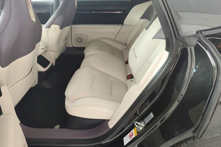 Used Avatr 12 2024 700 Three-Laser Rear-Wheel Drive Luxury Edition Left Rear Seat