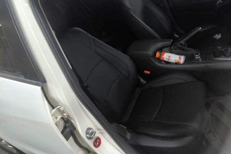 Used Mazda Mazda 3 Axela 2016 Sedan 1.5L Manual Comfort Model
