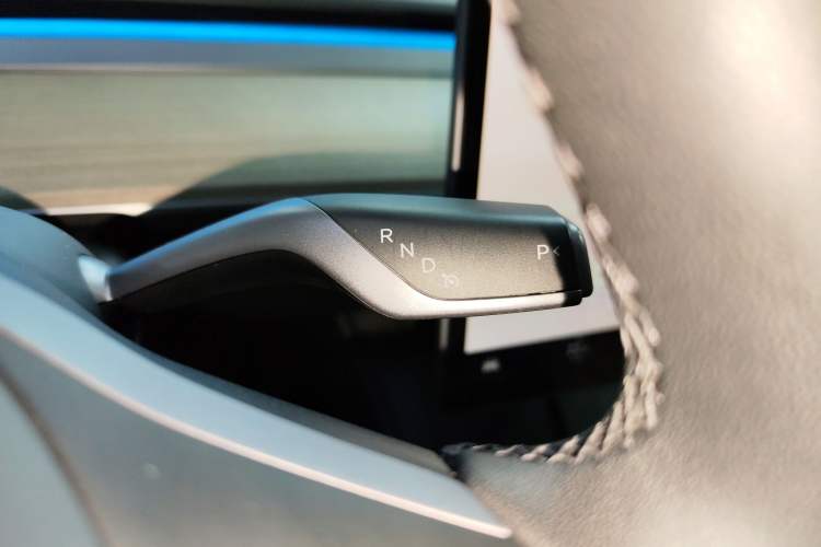 Used Tesla Model Y 2023 Long-Range All-Wheel-Drive Version