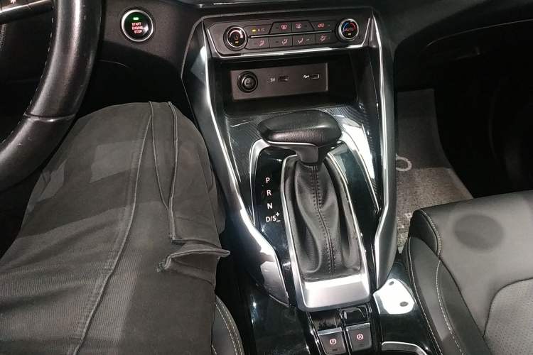 Used SAIC MAXUS G50 2019 1.5T First Edition Automatic Luxury Version 7 Seats Gear Lever