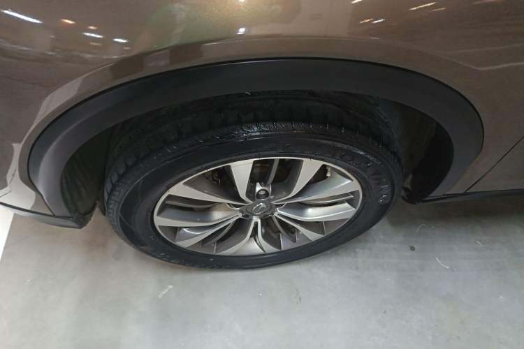 Used GAC Trumpchi GS8 2017 320T Two-Wheel Drive Luxury Smart Connectivity Version (7 Seats)
