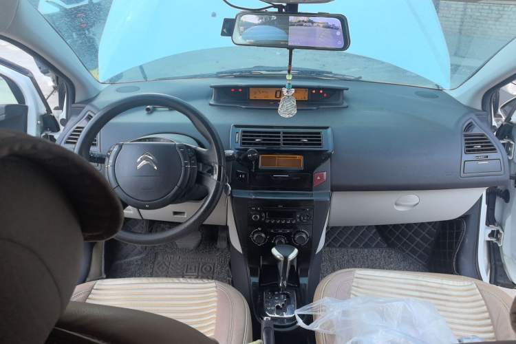 Used Citroen C-Quatre 2016 Classic Sedan 1.6L Automatic Prestige Model Center Console