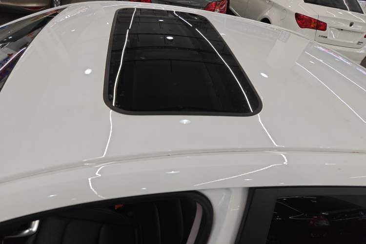 Used Geely Auto Emgrand 2023 4th Generation Champion Edition 1.5L CVT Prestige Model Roof