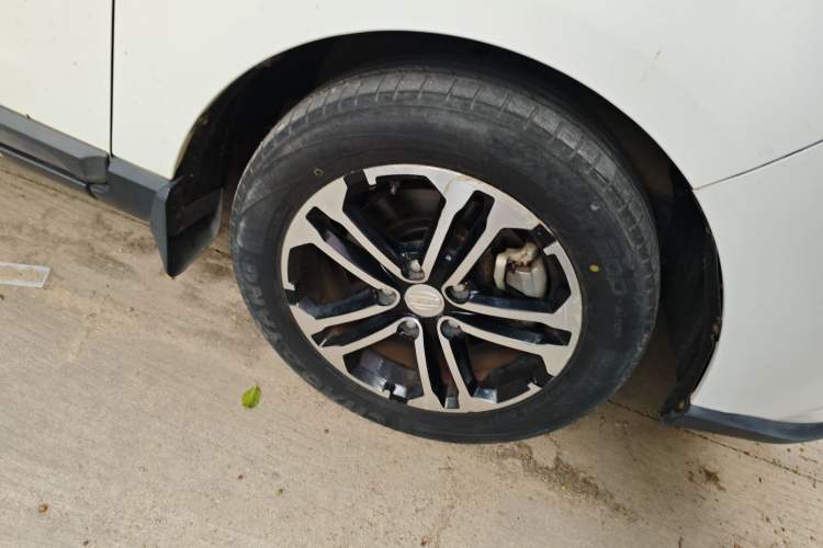 Used Bisu M3 2017 1.5L Elite Version Right Front Wheel Hub