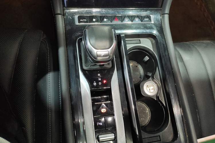 Used Hongqi H5 2023 2.0T Automatic Smart Connect Flagship Edition
