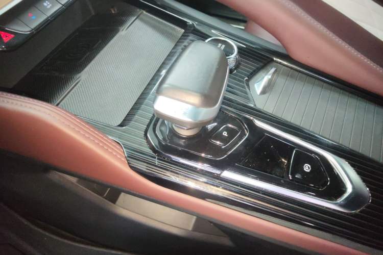 Used Geely Auto Monjaro L 2024 2.0TD High-Power Automatic Two-Wheel Drive Yunqi Version