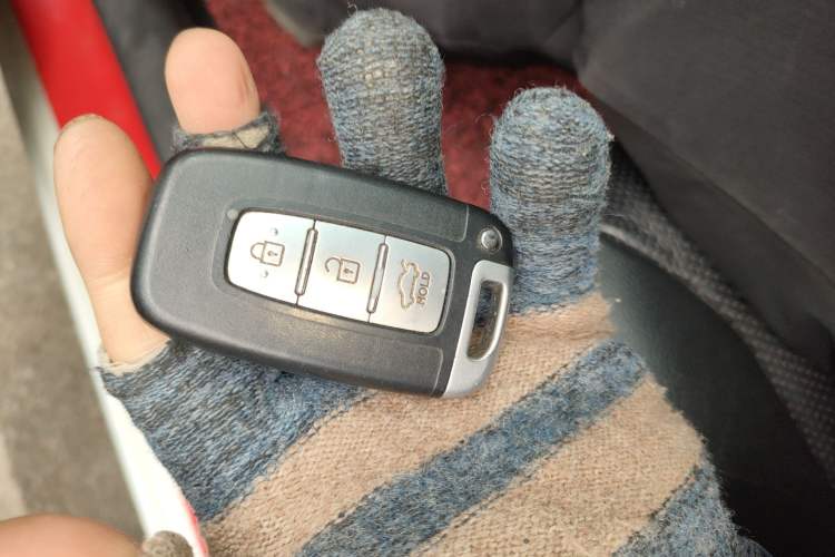 Used Kia K2 2012 Sedan 1.6L Automatic Transmission Premium Commemorative Edition
