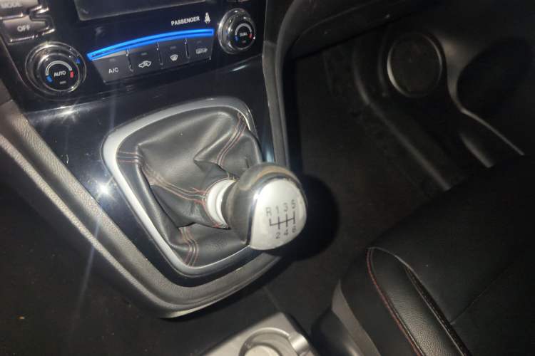 Used Haval H6 2014 Upgraded Model 1.5T Manual Two-Wheel Drive Elite Version
