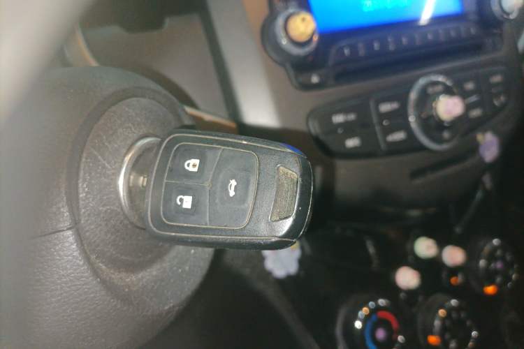 Used Chevrolet Aveo Sonic 2011 Sedan 1.4L Manual Transmission SE
