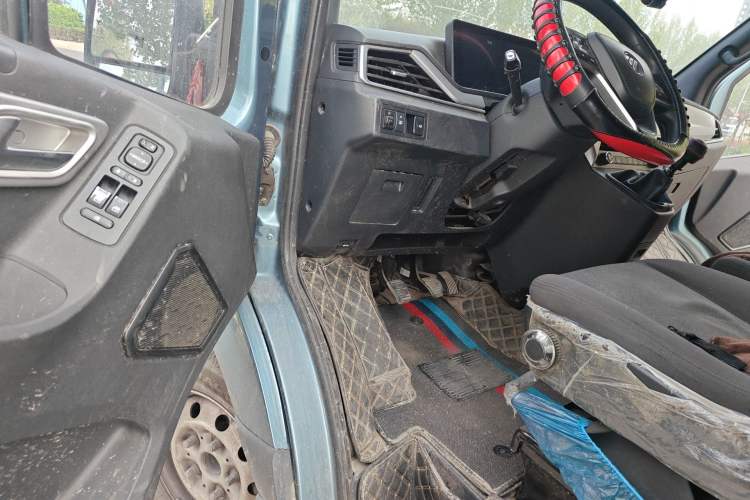 Used Foton Hi-VAN 2024 2.0T Manual Long-Wheelbase Mid-Top Rear Single Tire 5/6/7/9-Seater Driver Seat