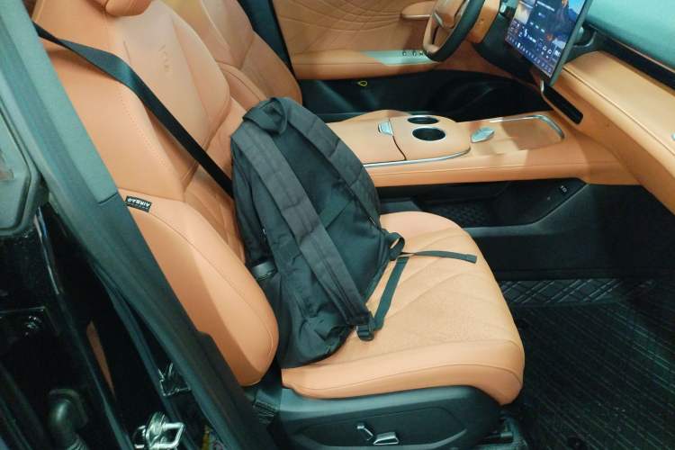 Used Deepal S07 2023 200Max Range-Extended Version Right Front Seat