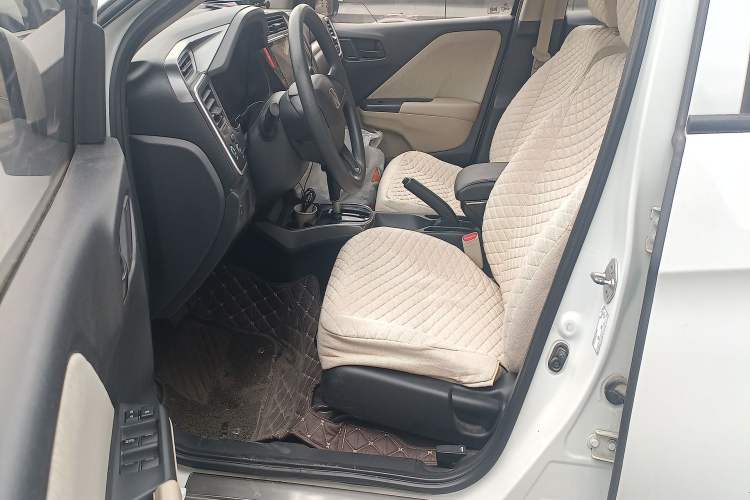 Used Honda Greiz 2016 1.5L CVT Classic Edition Driver Seat