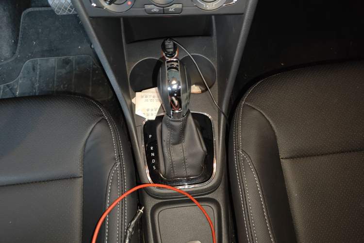 Used Volkswagen Polo 2016 1.6L Automatic Comfort Model Gear Lever