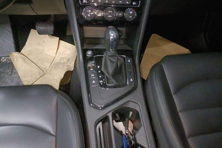 Used Volkswagen Tharu 2019 280TSI Two-Wheel Drive Luxury Version China VI Standard