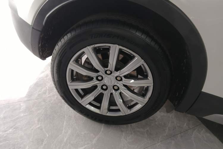 Used Cadillac XT4 2021 28T Two-Wheel Drive Luxury Version Right Rear Wheel Hub