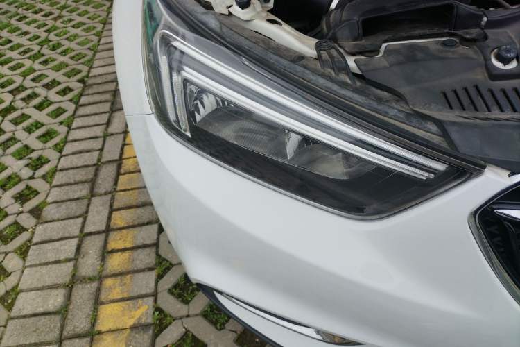 Used Buick Encore 2018 18T Automatic Two-Wheel Drive Urban Leading Model Right Front Headlight