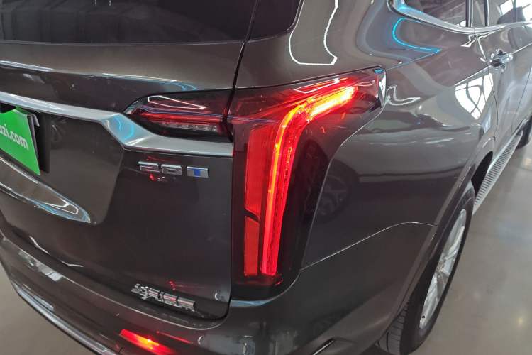 Used Cadillac XT6 2022 2.0T 7-Seater Four-Wheel-Drive Luxury Version Right Rear Taillight