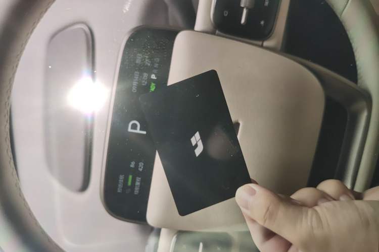 Used Li Auto i6 2025 Model Four-Wheel-Drive Standard Type
