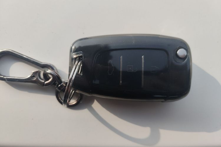 Used Bestune X80 2013 2.0L automatic comfort version
