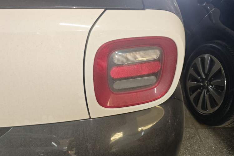 Used ORA Black Cat 2021 351 km Standard Version
