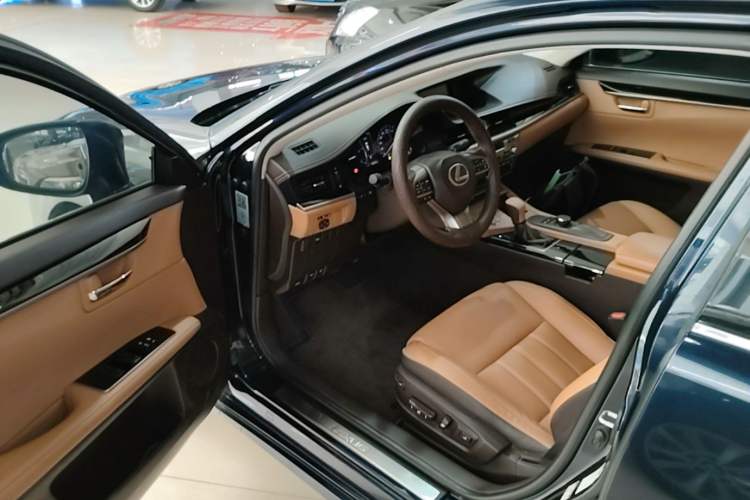 Used Lexus ES 2015 200 Elite Edition
