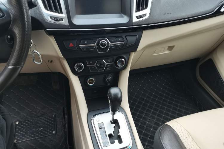 Used Chery Arrizo M7 2015 2.0L CVT Comfort Edition 232 Seats