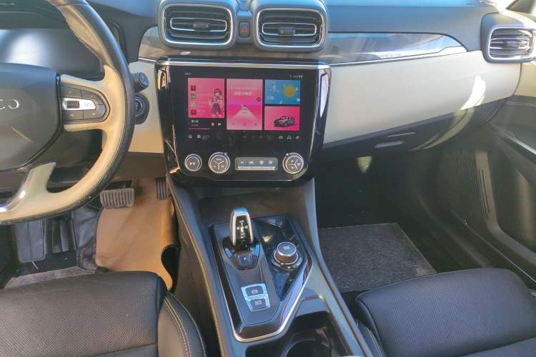 Used Lynk & Co 02 2022 2.0T DCT Shine Pro Audio And AC Panel