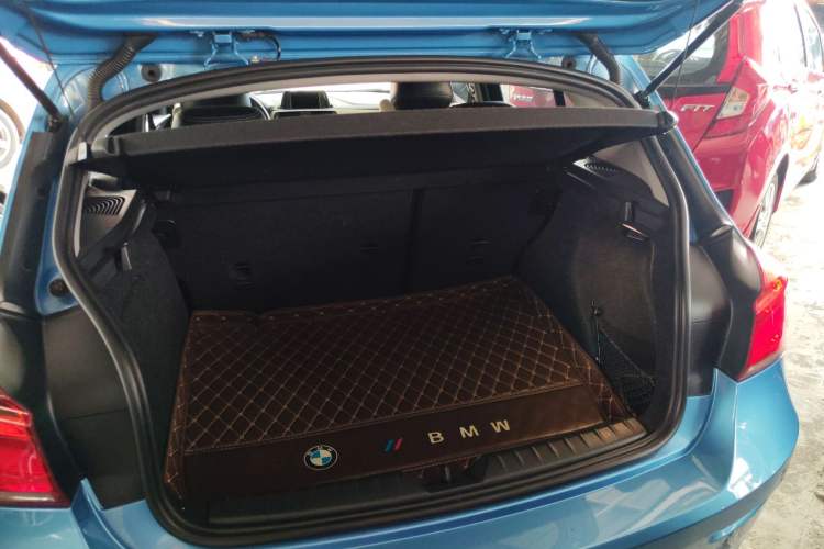 Used BMW 1 Series 2018 118i Leading Model Trunk