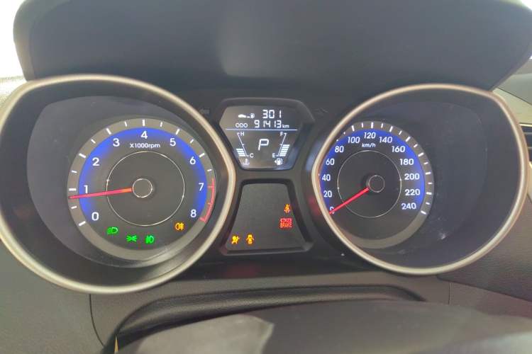 Used Hyundai Elantra (5th Generation / Langdong) 2016 1.6L Automatic Smart Version