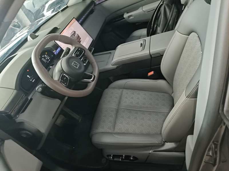 Used Zeekr 7X 2025 100 kWh Long-Range Rear-Wheel Drive with Intelligent Driving Features — 14