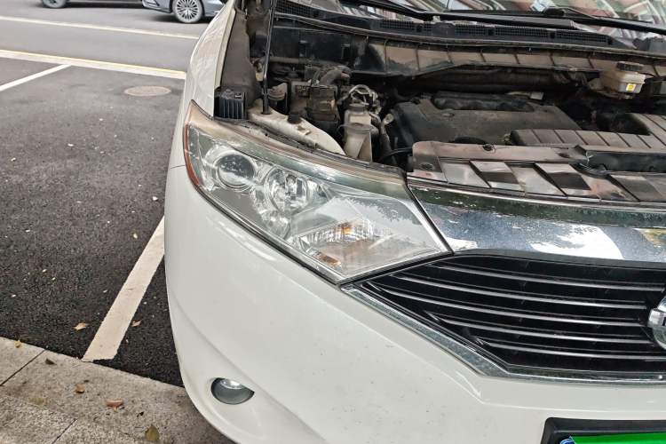 Used Nissan Quest 2015 3.5L SL Right Front Headlight