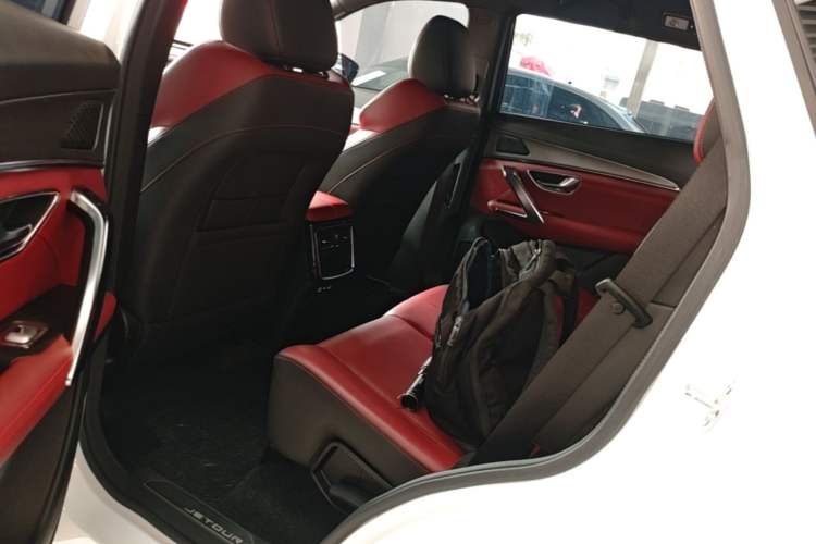 Used JETOUR X70 PLUS 2023 1.6T DCT Stronger PLUS 5-seater