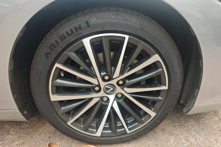 Used Lexus ES 2021 300h Deluxe Edition