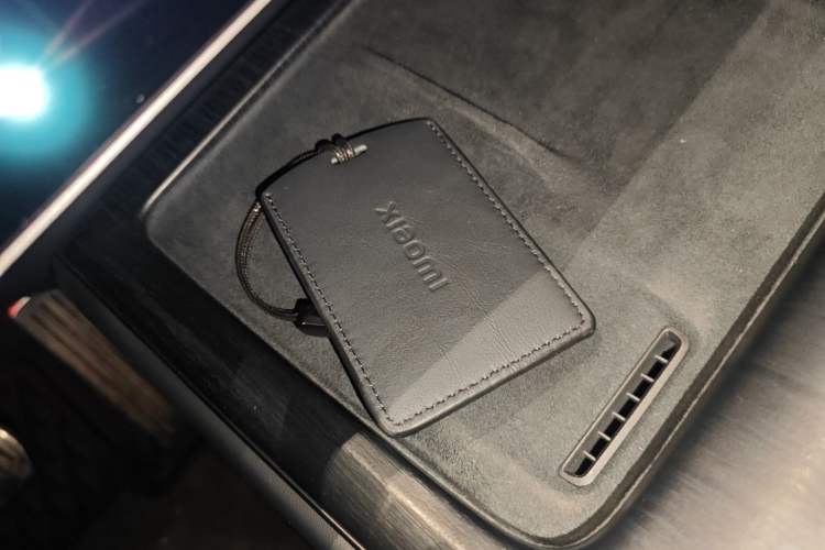 Used Xiaomi Auto SU7 2024 Four-Wheel Drive Ultra-Long Range Advanced Intelligent Driving Max Edition
