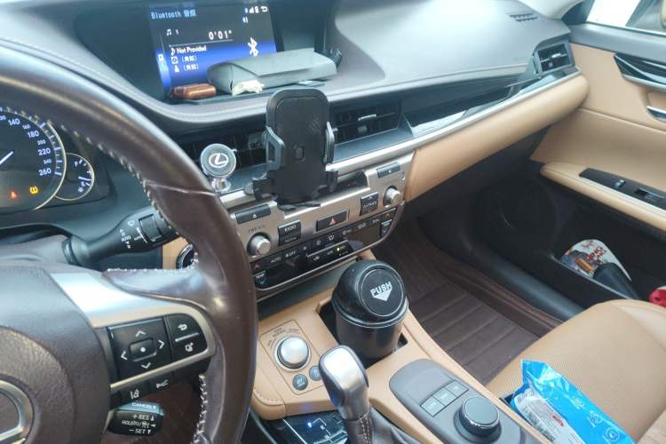 Used Lexus ES 2015 300h Comfort Edition