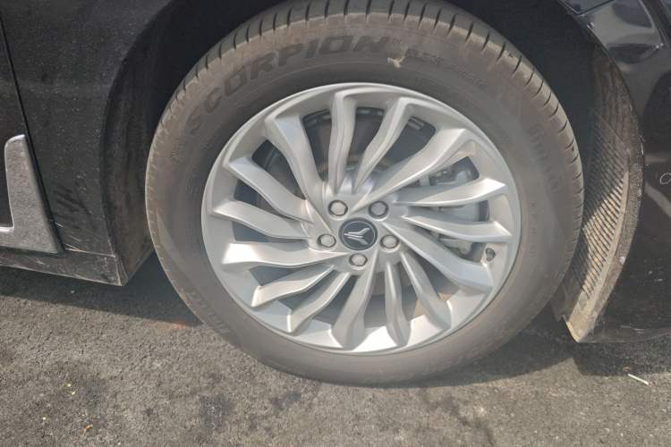 Used VOYAH Dream 2024 PHEV Extended-Range Premium Edition Right Front Wheel Hub